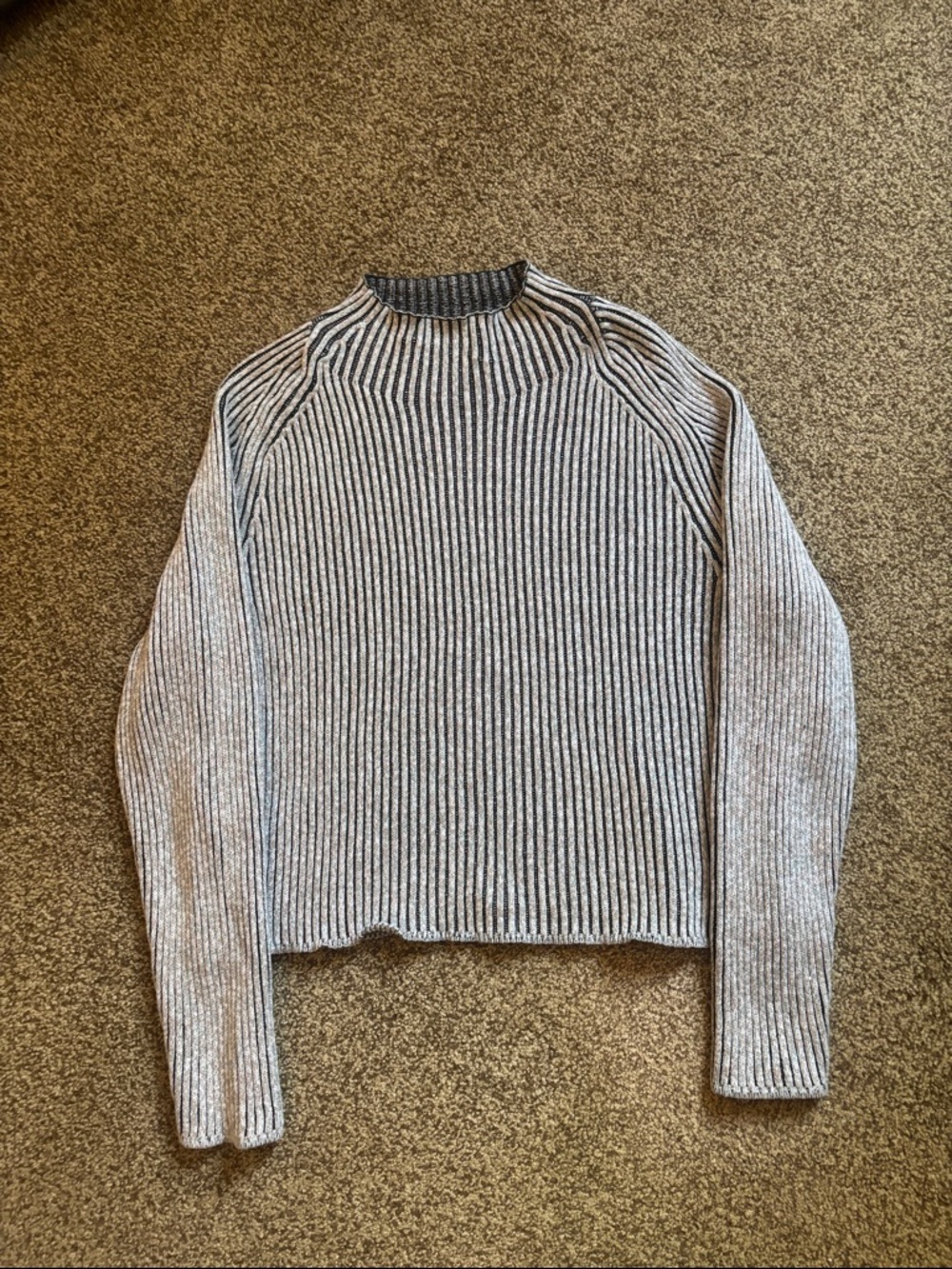 Lululemon Women’s Gray Ribbed Mock Neck Sweater